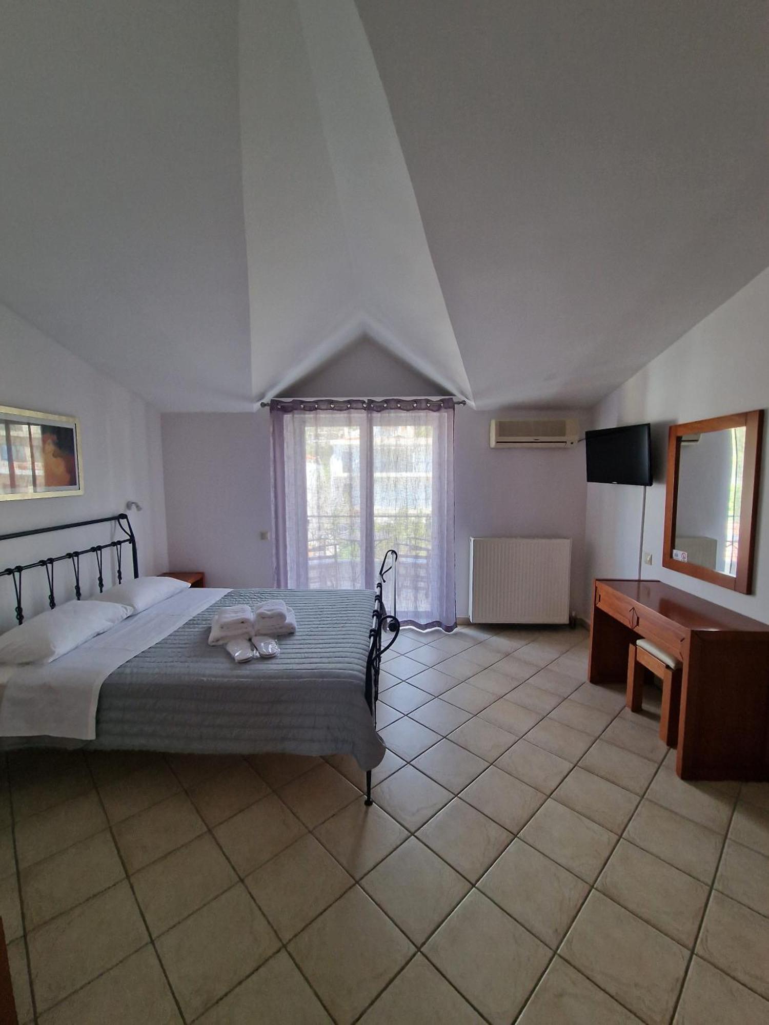 Porto Xronia Aparthotel Khronia ภายนอก รูปภาพ